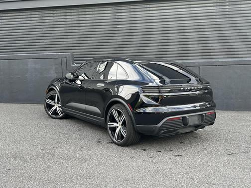 2024 Porsche Macan 4