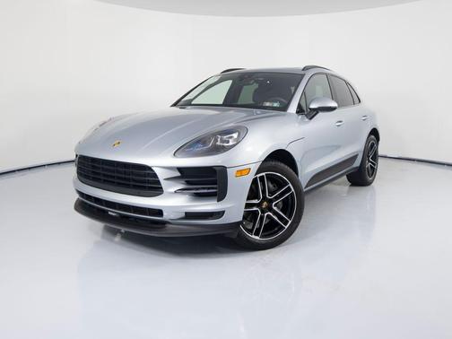Dolomite Silver Metallic 2021 Porsche Macan Macan