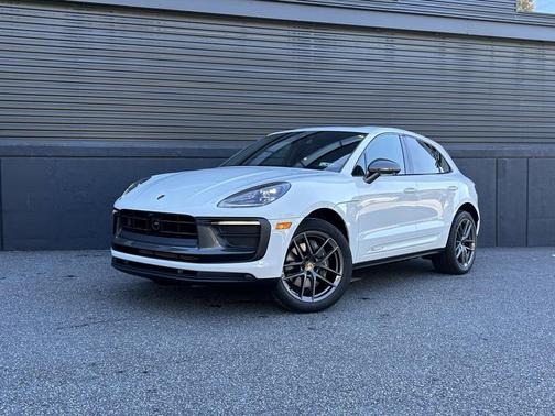 2025 Porsche Macan T
