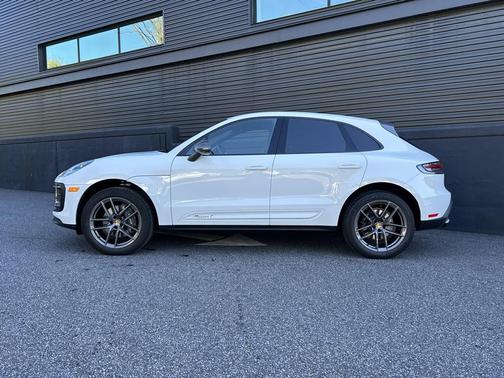 2025 Porsche Macan T