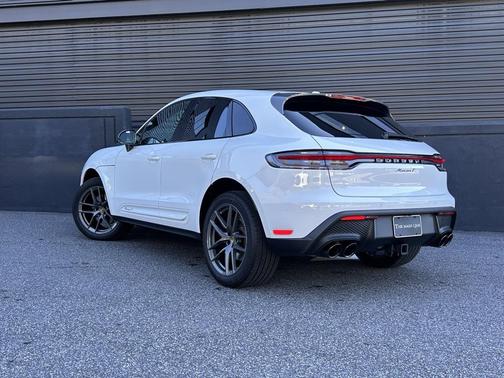 2025 Porsche Macan T