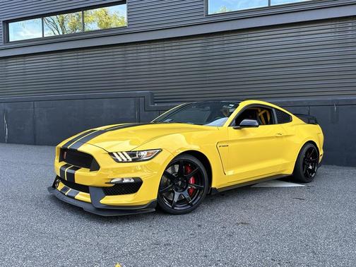 2016 Ford Shelby GT350 Base