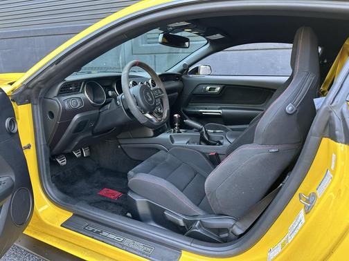 2016 Ford Shelby GT350 Base