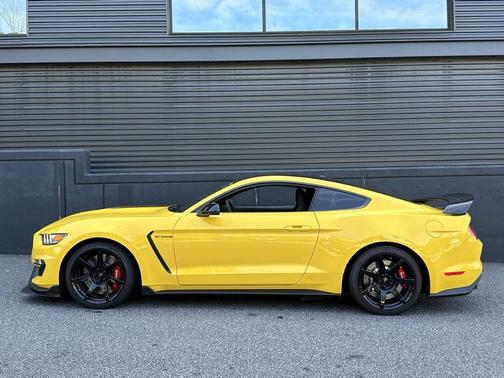 2016 Ford Shelby GT350 Base