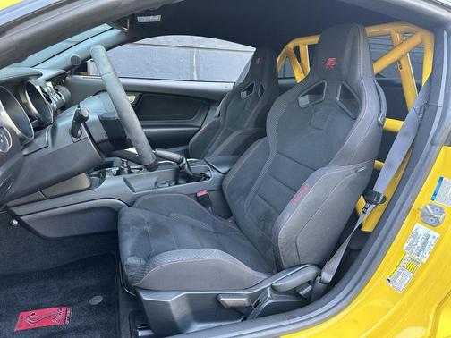 2016 Ford Shelby GT350 Base