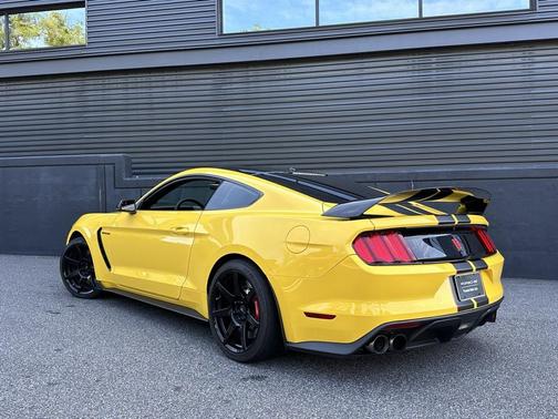 2016 Ford Shelby GT350 Base