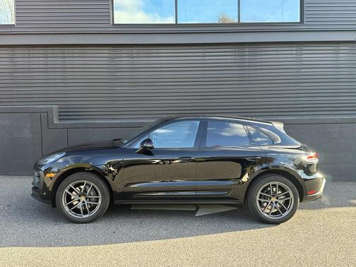 2025 Porsche Macan T