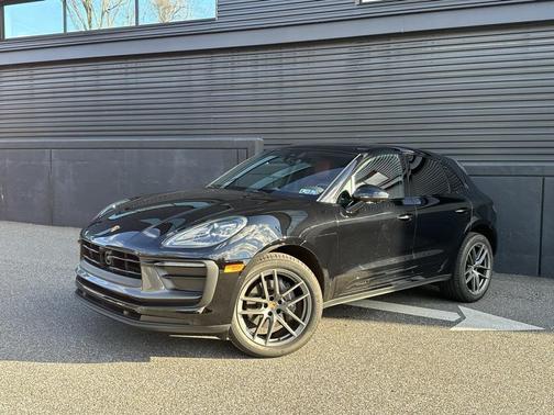 2025 Porsche Macan T