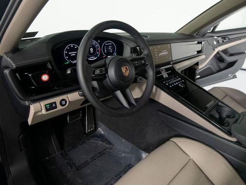 Volcano Grey Metallic 2026 Porsche Panamera