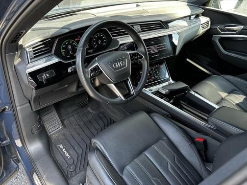 2024 Audi Q8 e-tron Prestige