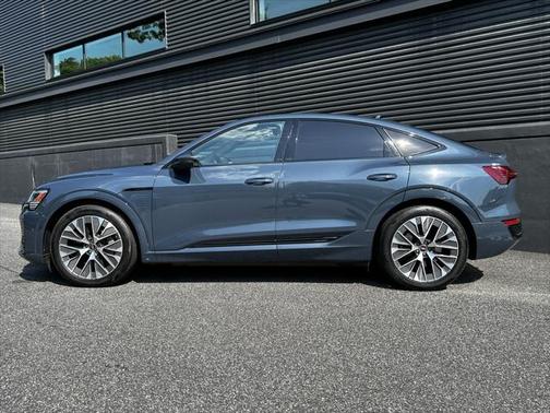 2024 Audi Q8 e-tron Prestige