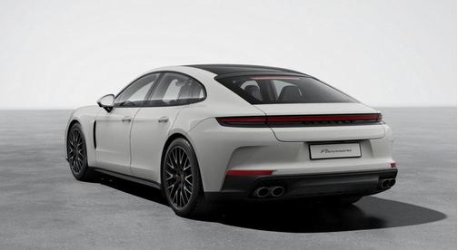 2026 Porsche Panamera 4
