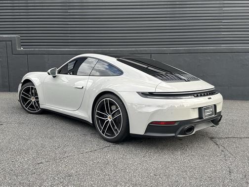 2025 Porsche 911 Carrera