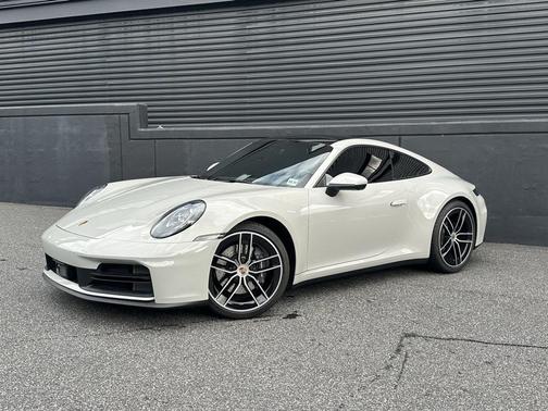 2025 Porsche 911 Carrera