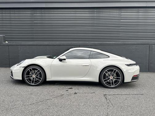 2025 Porsche 911 Carrera
