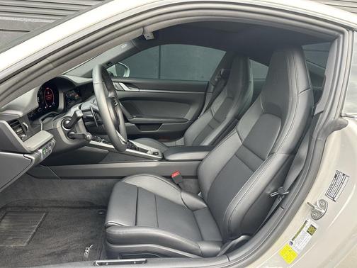 2025 Porsche 911 Carrera