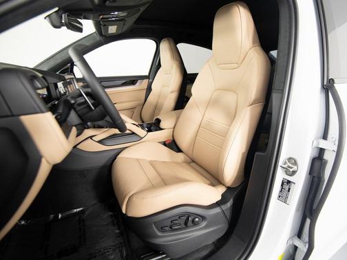 2026 Porsche Cayenne GTS