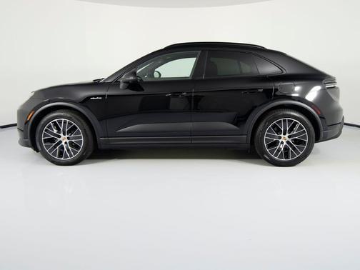 2025 Porsche Macan 4