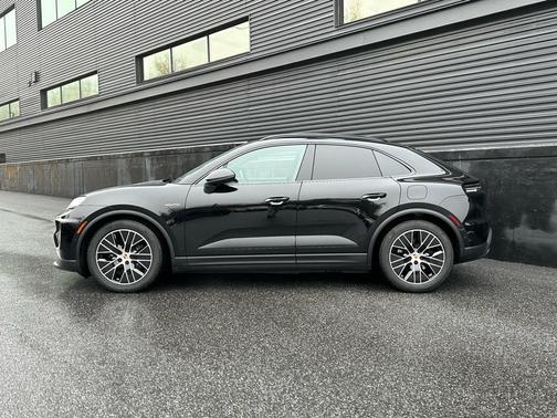 2025 Porsche Macan 4
