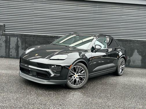 2025 Porsche Macan 4