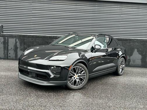 2025 Porsche Macan 4