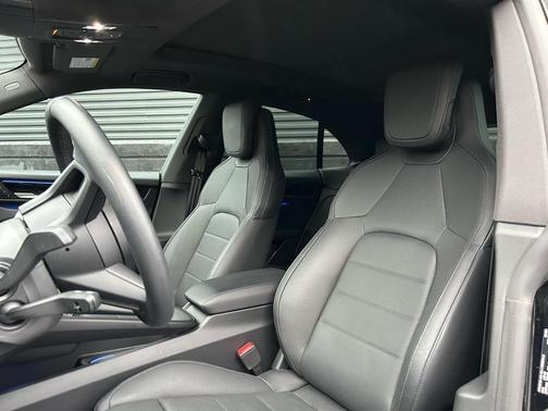 2025 Porsche Macan 4