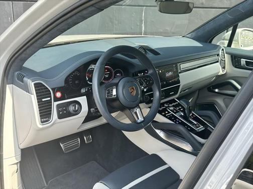 2022 Porsche Cayenne Turbo