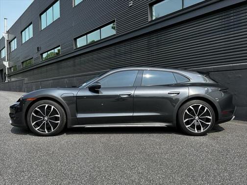 2022 Porsche Taycan Cross Turismo 4