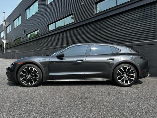 2022 Porsche Taycan Cross Turismo 4