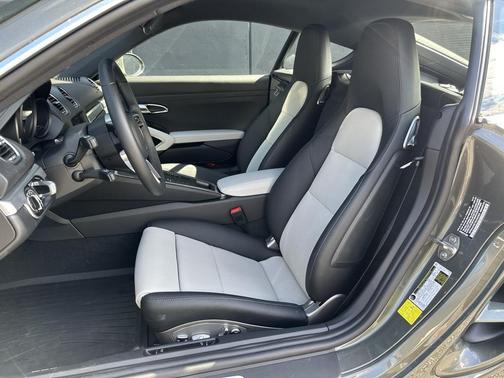 2025 Porsche 718 Cayman 