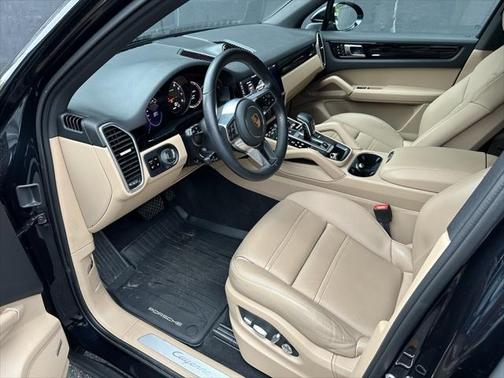 2021 Porsche Cayenne Base (Tiptronic)