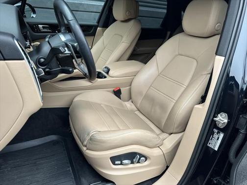 2021 Porsche Cayenne Base (Tiptronic)