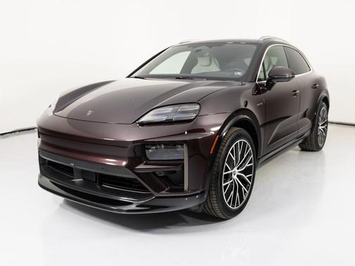 2025 Porsche Macan Turbo
