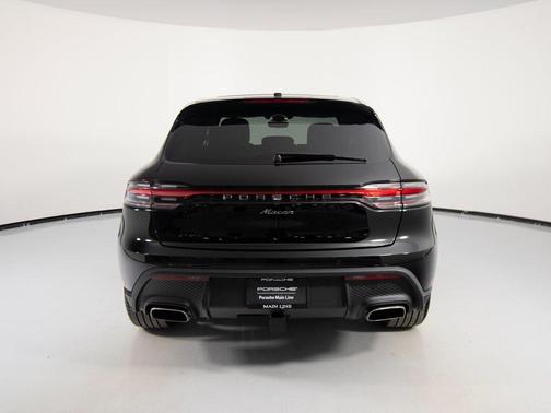 2026 Porsche Macan 