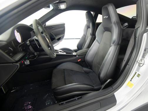 GT Silver Metallic 2022 Porsche 911 GT3