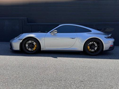 GT Silver Metallic 2022 Porsche 911 GT3