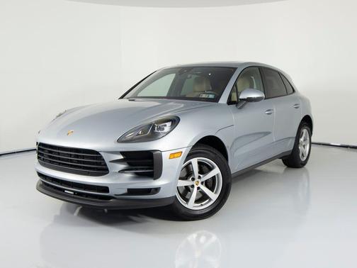 Dolomite Silver Metallic 2019 Porsche Macan Macan