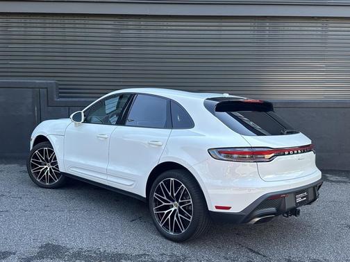 2025 Porsche Macan 