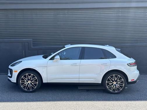 2025 Porsche Macan 