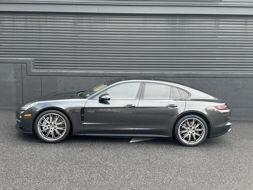 2020 Porsche Panamera 4