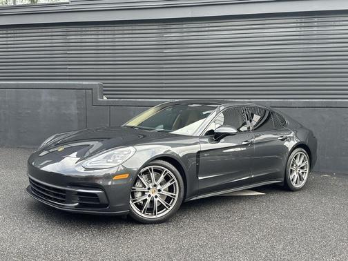 2020 Porsche Panamera 4
