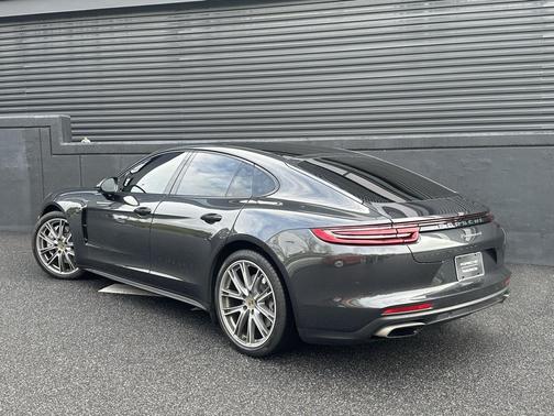 2020 Porsche Panamera 4