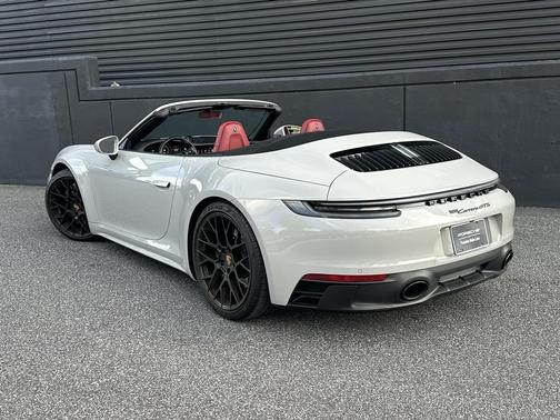 2023 Porsche 911 Carrera GTS
