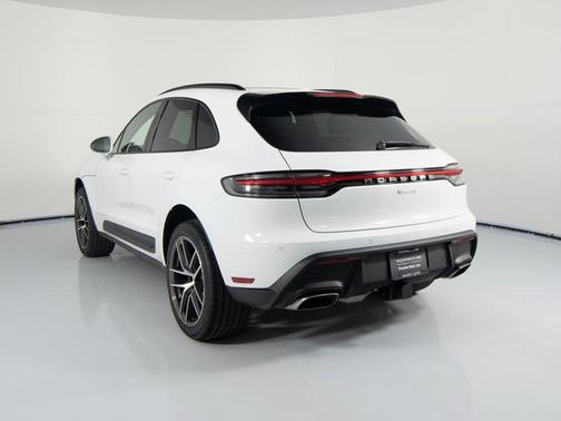 2026 Porsche Macan 