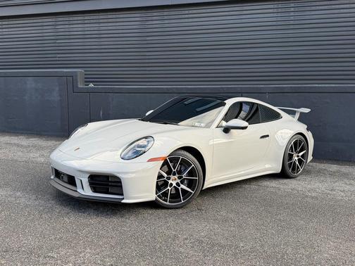 2025 Porsche 911 Carrera