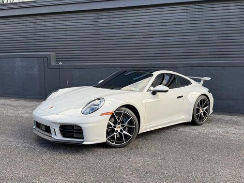 2025 Porsche 911 Carrera