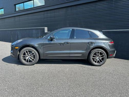 Volcano Grey Metallic 2026 Porsche Macan Macan