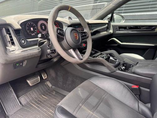 Arctic Grey 2024 Porsche Cayenne Turbo GT