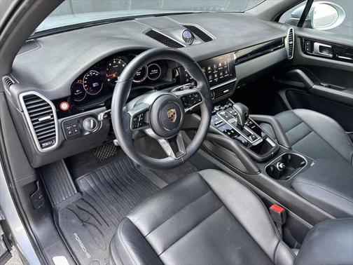 2023 Porsche Cayenne Base (Tiptronic)
