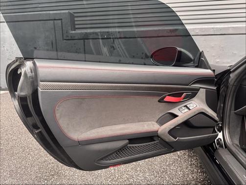 2025 Porsche 718 Spyder RS